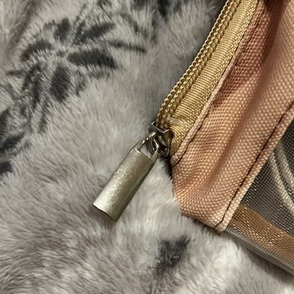 Oral Care Kit - Picture 3 of 5